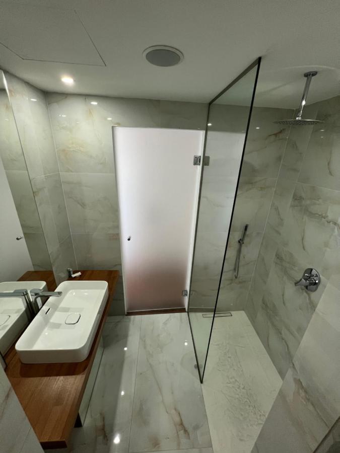 Kanes Bohemian Boutique Hotel Sarande Bagian luar foto