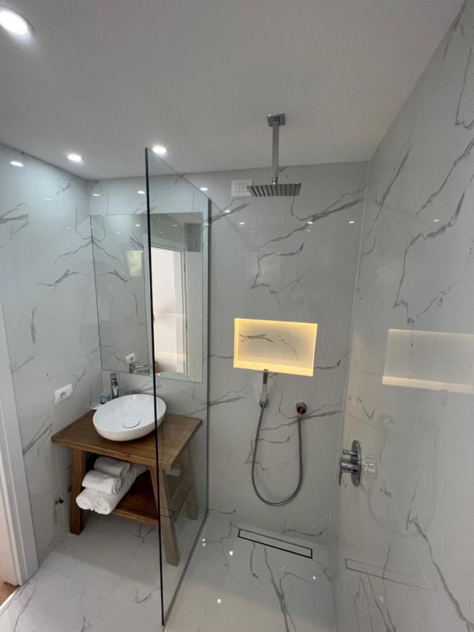 Kanes Bohemian Boutique Hotel Sarande Bagian luar foto