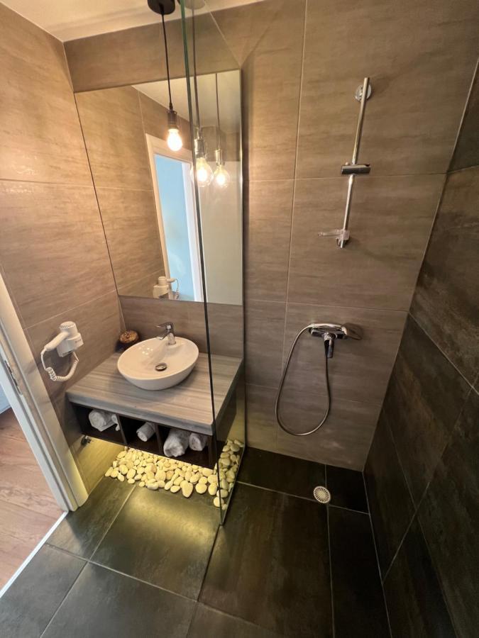 Kanes Bohemian Boutique Hotel Sarande Bagian luar foto