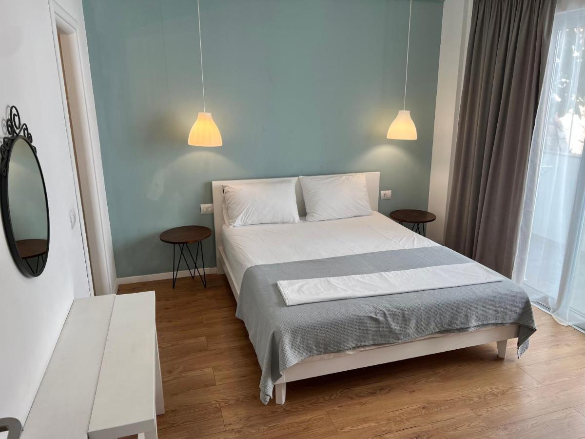 Kanes Bohemian Boutique Hotel Sarande Bagian luar foto