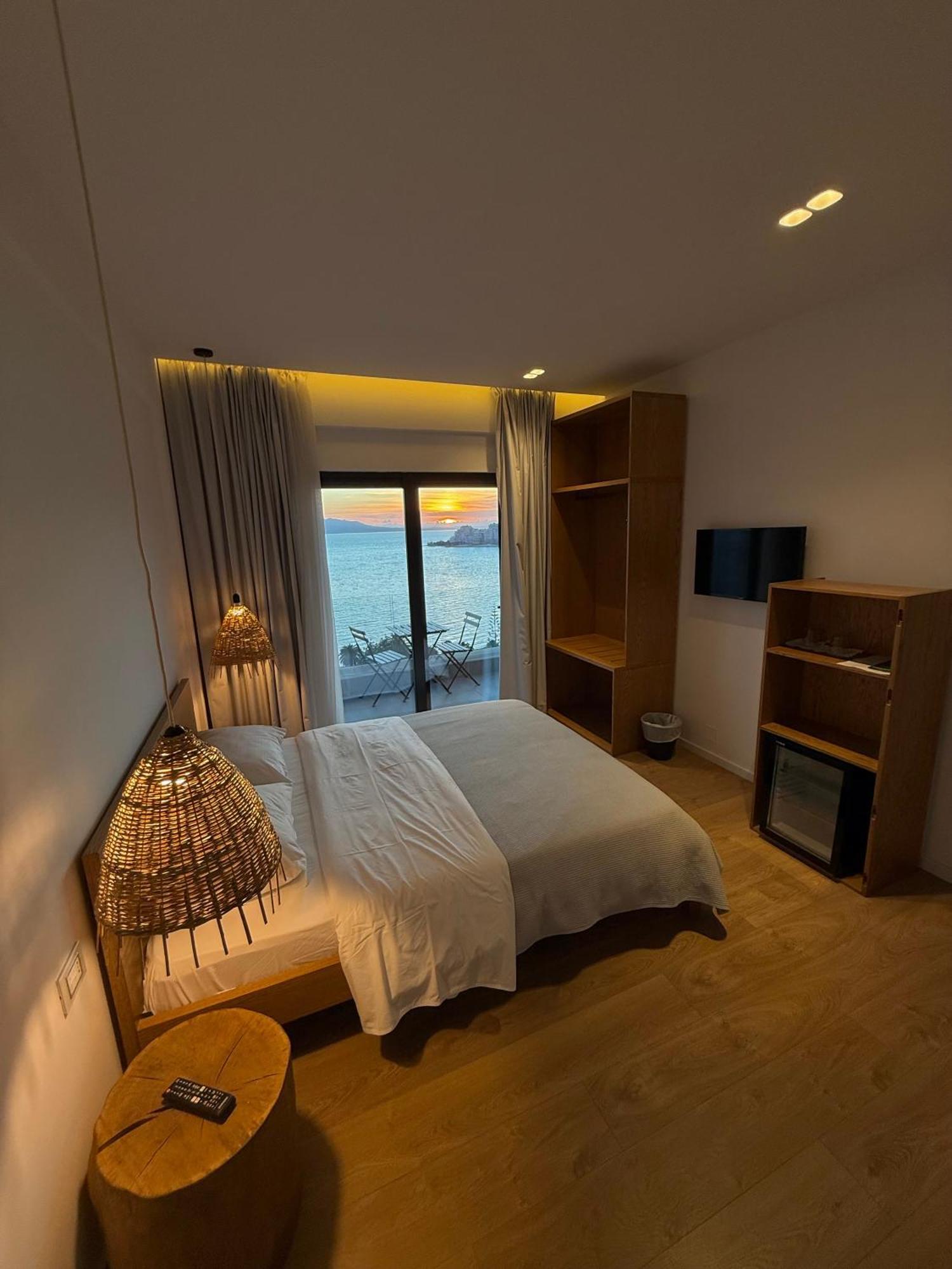 Kanes Bohemian Boutique Hotel Sarande Bagian luar foto